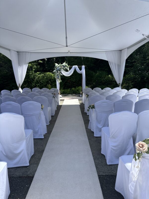 White plush carpet aisle runner